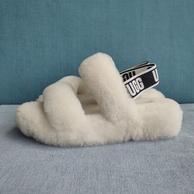 UGG Damen Oh Yeah Hausschuhe/Pantoletten. UK Größe 5. weiß
