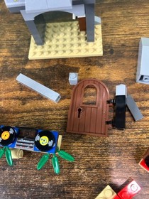 LEGO SpongeBob SquarePants: Bikini Bottom Undersea Party (3818) Parts Lot