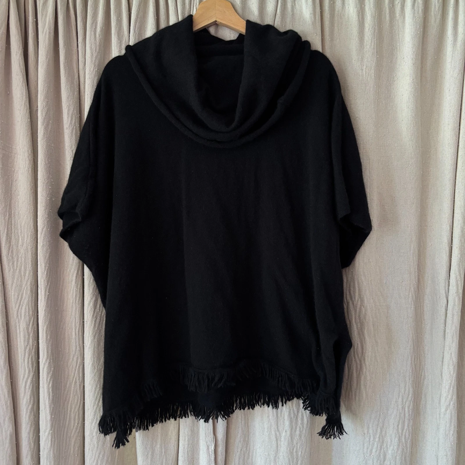 Neiman Marcus Cashmere Collection Poncho Sweater L/XL Black Cowl Fringe Hem