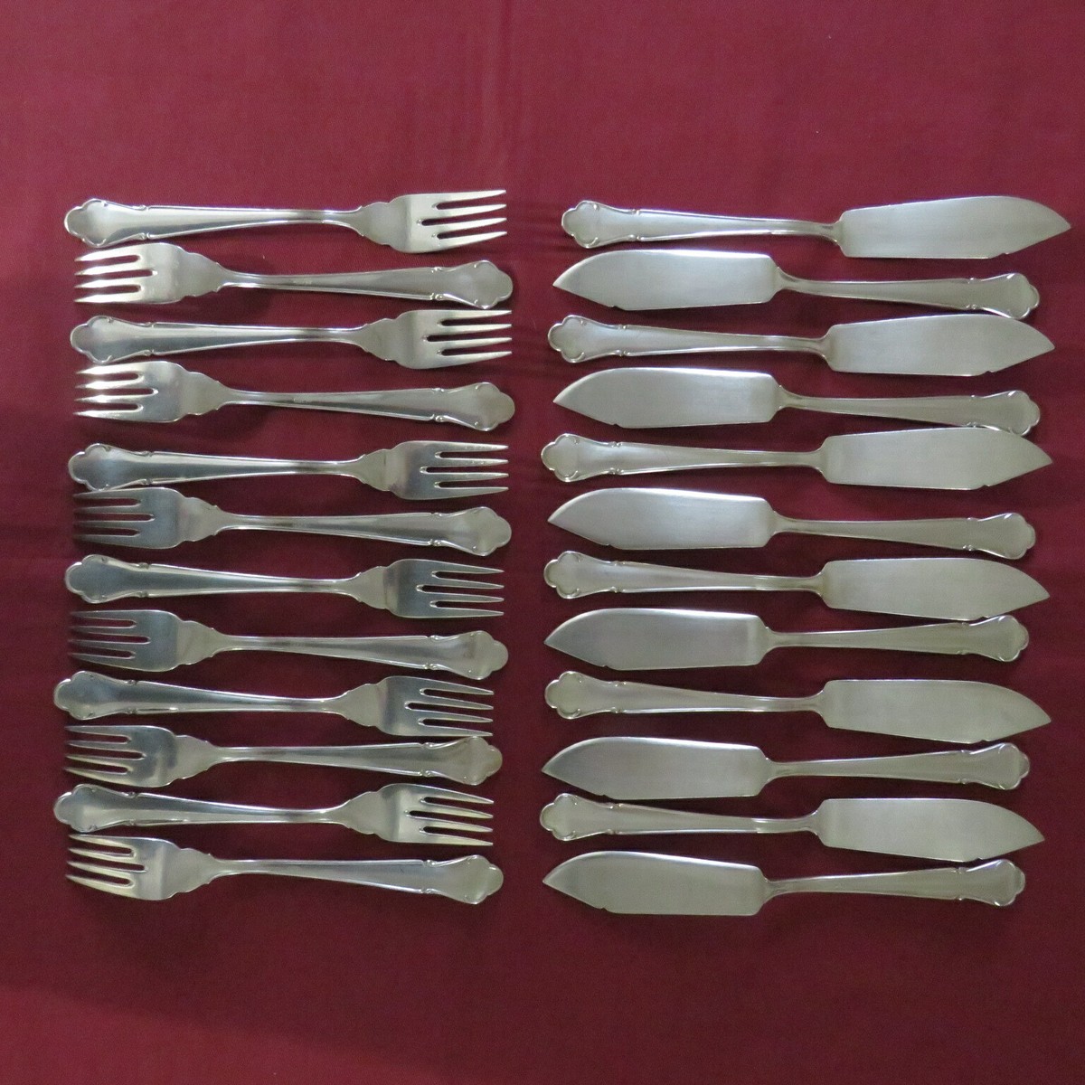 12 couverts à poisson métal argenté rocaille (fish forks
