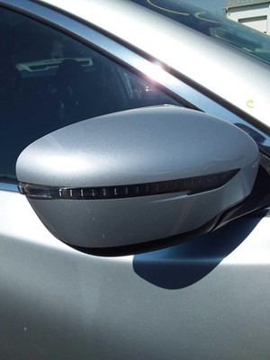 Used Right Door Mirror fits: 2018 Nissan Rogue power heated w/o memory w/o camer