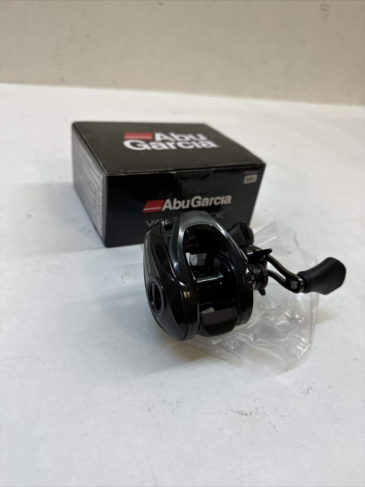 ABU GARCIA VENGLP 1558026 VENGEANCE LOW PROFILE 5 BALL BEARING RIGHT HANDED REEL