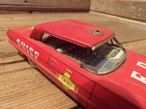 VINTAGE ICHIKO TIN FIRE CHIEF Chevrolet Model Tin Car Made In Japan - PARTS! - Picture 8 of 9