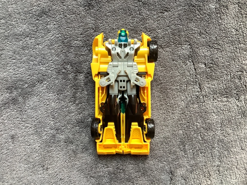 Transformers Bumblebee Hasbro Tomy 2015 - Photo 2/2