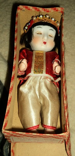 Bambola addormentata vintage voce a spinta ragazza cinese made Japan porcellana viso gambe braccio - Foto 1 di 3