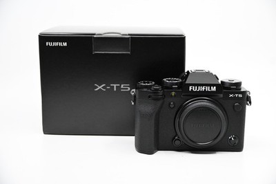 Sehr guter Zustand! - nur 9.120 Auslösungen - Fujifilm X-T5 - Fuji OVP schwarz