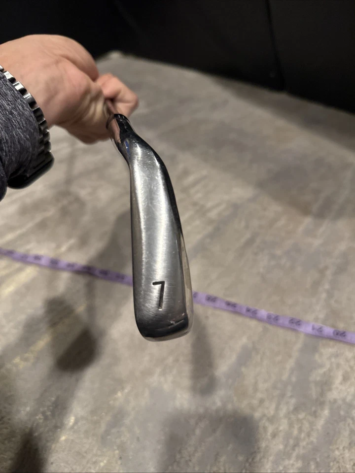 Mujer Nike COVERT VRS 2.0 Individual 7-Hierro, Damas KURO KAGE Grafito, Mano Derecha Foto 4 de 4