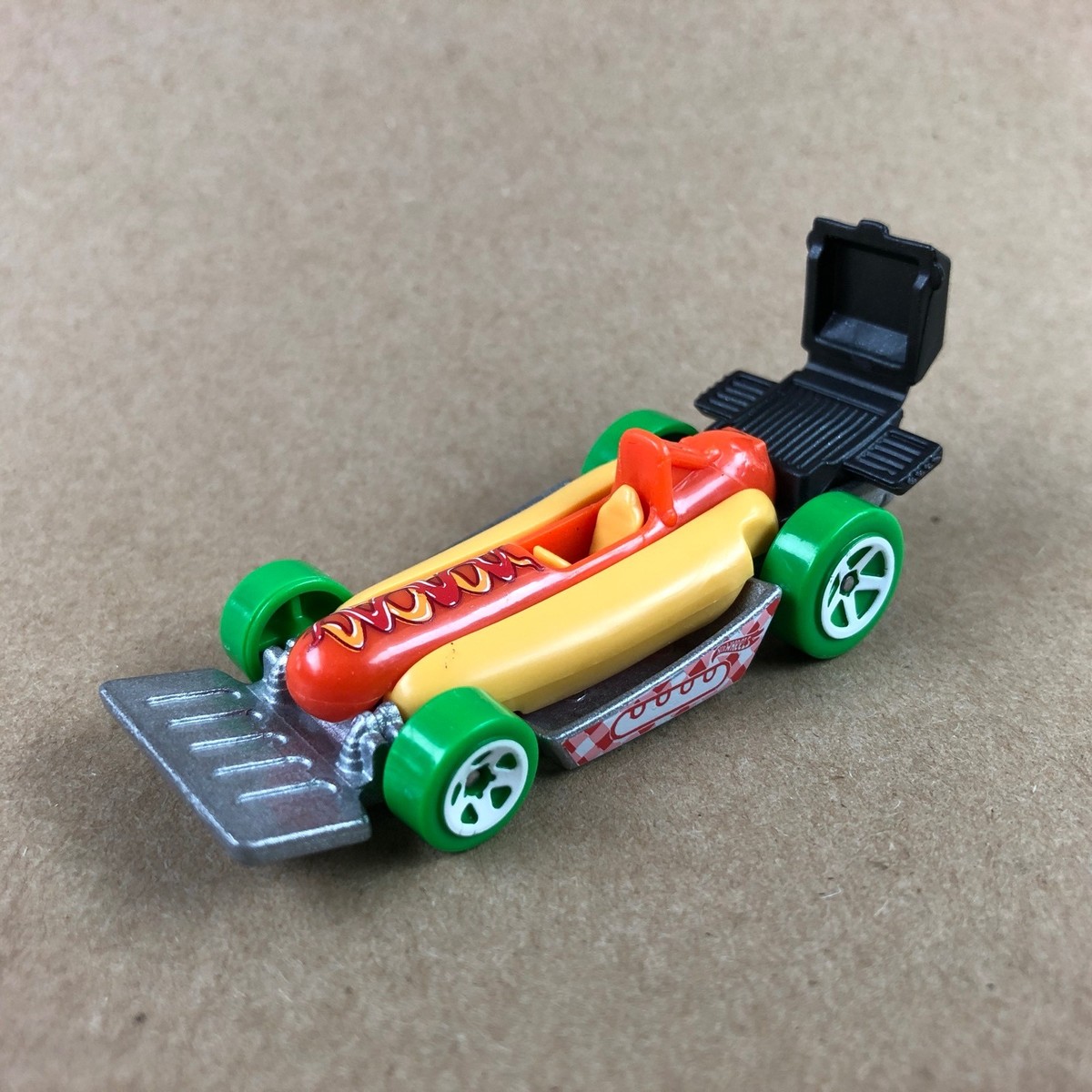 Hot Wheels Street Wiener 88/250 Hot Dog 2024 Lets Race 1:64