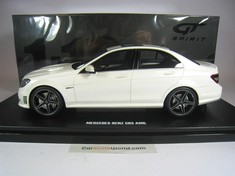 MERCEDES BENZ C63 AMG 2007 (W204) 1/18 GT SPIRIT (DIAMOND WHITE) - Imagen 2 de 3