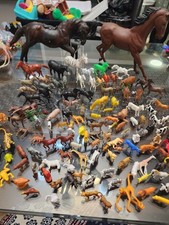Vintage Horse And Animal Lot 120 Beautiful 2 Large Horses Dogs Cows And More