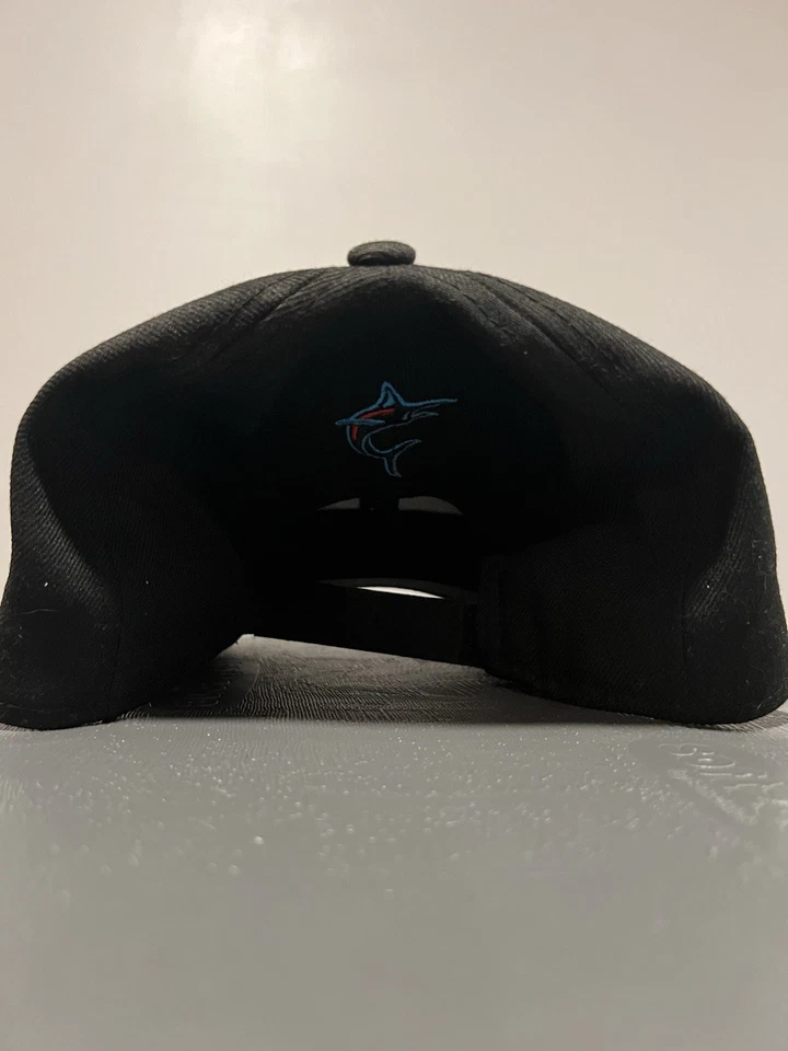 New Era Miami Marlins The League 9FORTY adjustable cap in black - Image 3 of 3