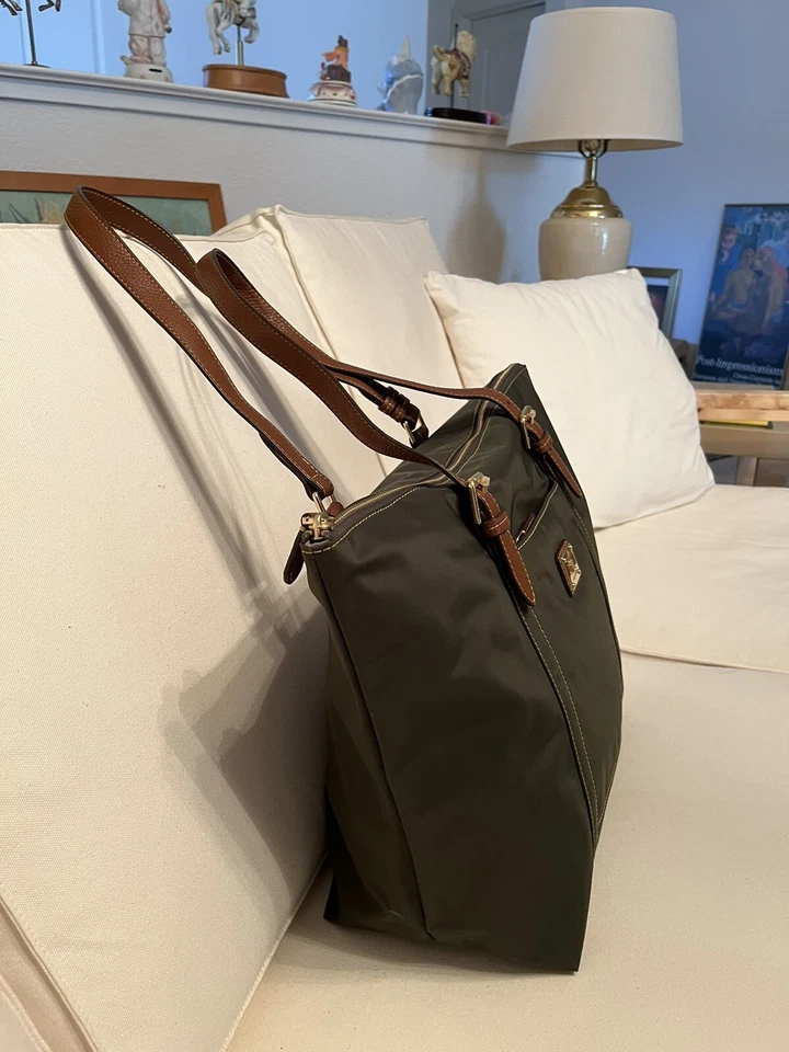 Bolso de Mano Lauren Ralph Lauren Para Mujer 17”x12”x7” Verde/Marrón Doble Asa Foto 3 de 4