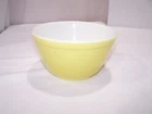 Vtg  Pyrex Yellow Bowl #401 1-1/2 Pint