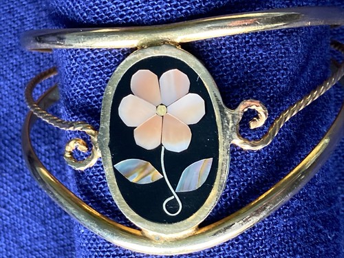Vintage Alpaca Mexico Black Enamel Mother of Pearl Flower Wide Cuff Bracelet VGC - Picture 3 of 9