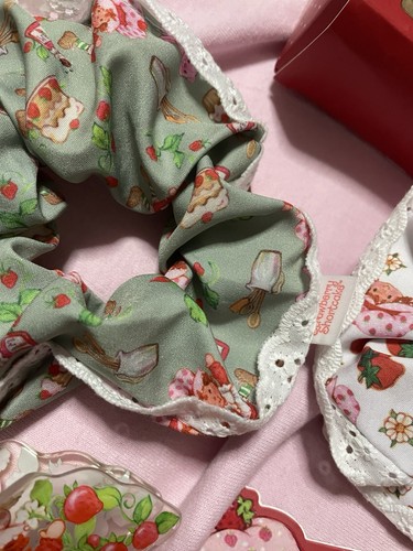 Strawberry Shortcake Celavi Beauty Large Lot Lip Balms Hair Brush Bows New - Afbeelding 4 van 11