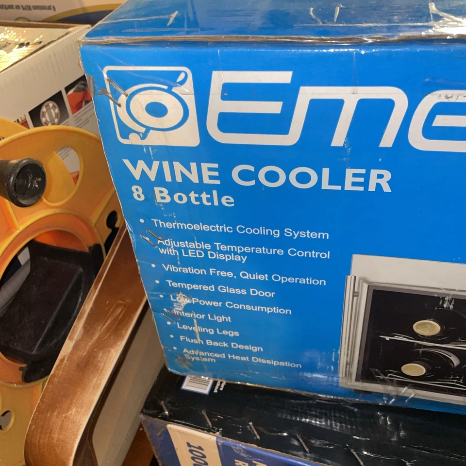 艾默生 8 瓶葡萄酒冷藏箱 冰箱 FR24SL 全新 密封盒 — 第 4/4 张图片
