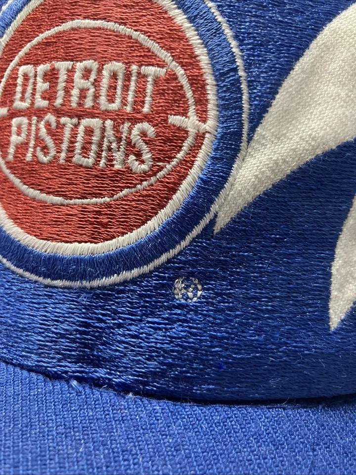 Vintage 90s Logo Athletic Detroit Pistons NBA Shark Tooth Wool Snapback Hat Cap - Image 3 of 4