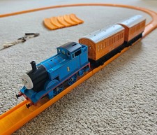 Thomas the Tank Engine Train Set – Annie & Clarabel – Track Included – Vintage