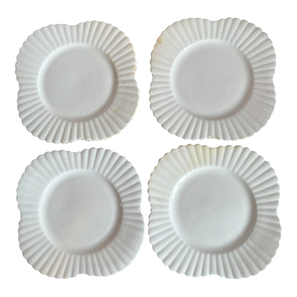 The Foley China 8 x White Glossy Decorative Serving Vintage Ceramic Plates - Image 3 of 4