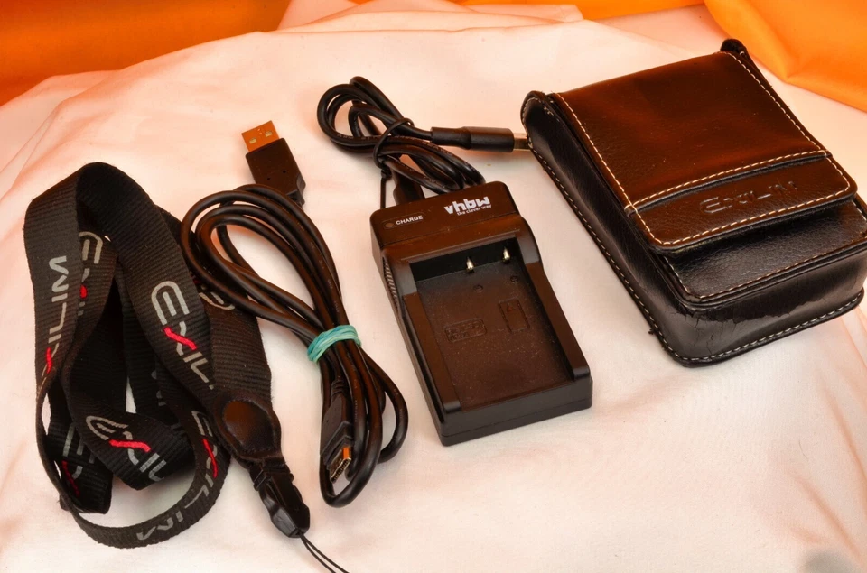 Casio Kompakte Digitalkamera Exilim EX-FH100 | 10x Opt. Zoom,10.1 MP / Geprüft ✅ - Bild 2 von 4