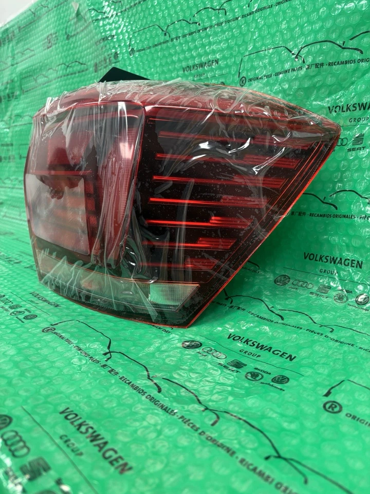 New Genuine VW Polo Rear Right Taillight 2018 Onwards - 2G0945096C - Image 3 of 4