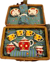 Children’s Wicker Picnic Basket With Teapot Cups Plates Sugar Creamer Tablecloth