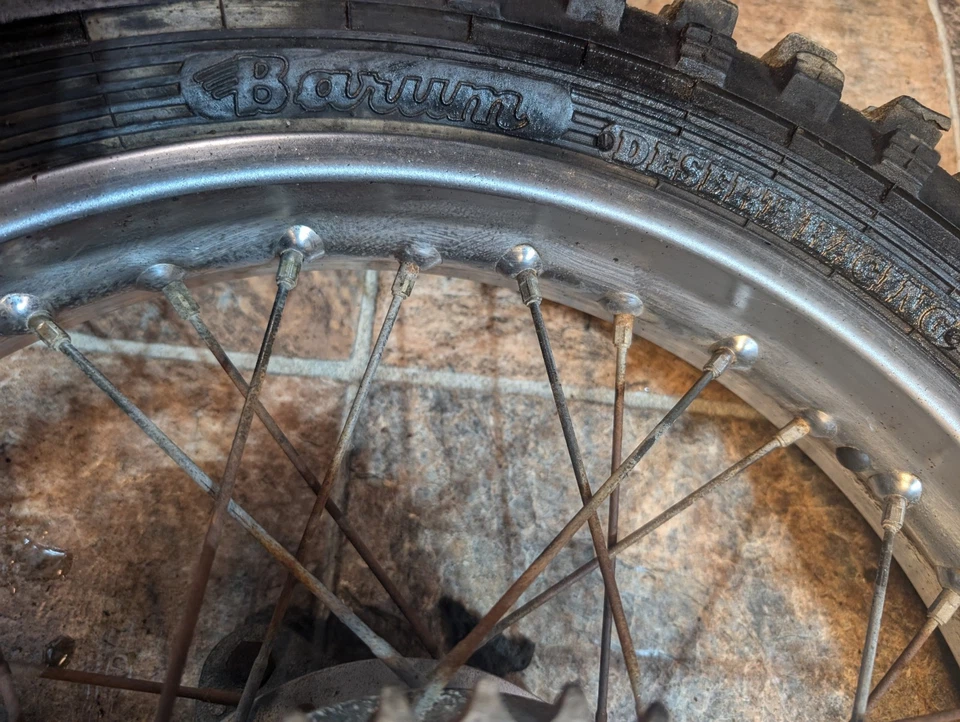 Rueda trasera Honda XL 175 XL175 1975 Foto 3 de 4