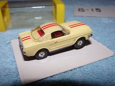 Aurora T Jet '64 MUSTANG Fastback YELLOW/RED Stripes HO Slot Car