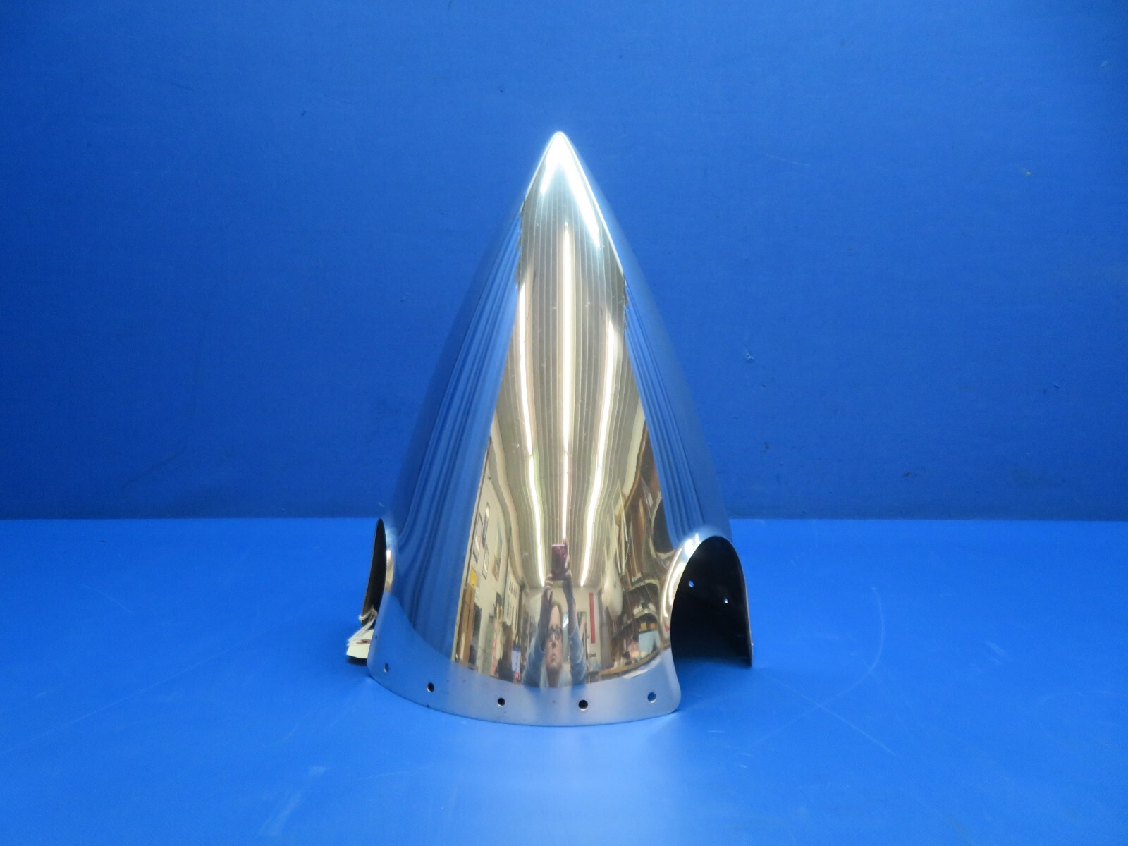 Beech A36 Bonanza Hartzell 3 Blade Spinner P/N C-3532-5P (0425-163)