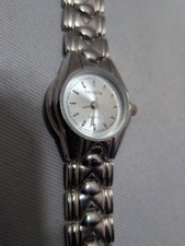 Geneva Silver Round Ladies Fashion Watch Link Band - New Battery