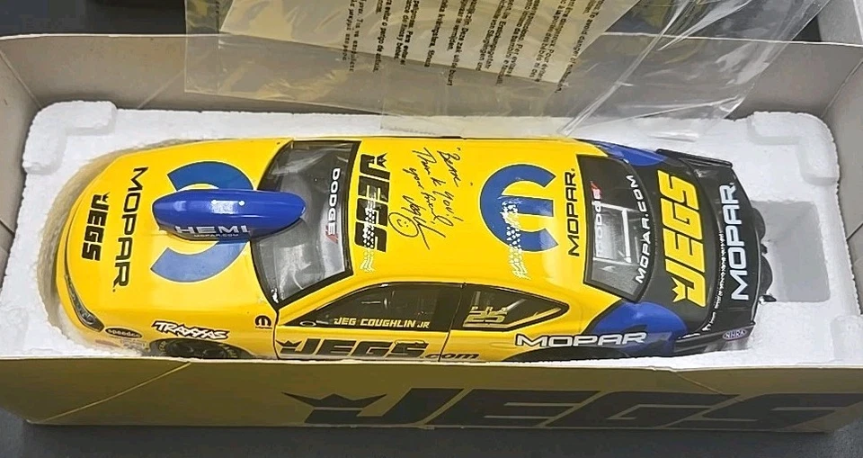 Dodge Avenger 2012 Jegs Jeg Coughlin Jr 1/24 NHRA Pro Stock Modelo Coche Firmado Certificado de Autenticidad Foto 2 de 4