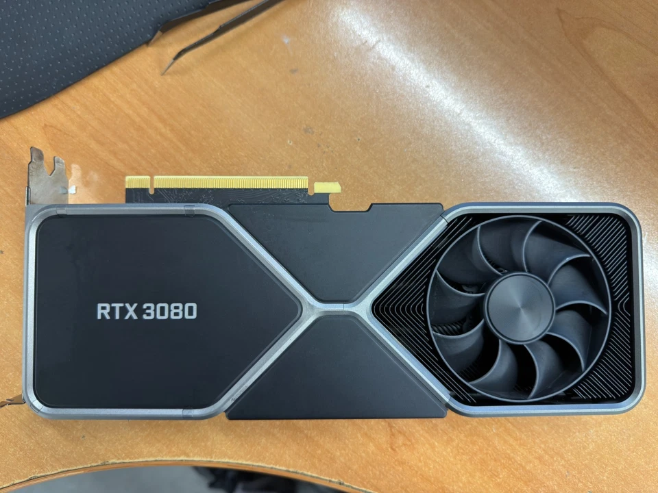 NVIDIA GeForce RTX 3080 Founders Edition 10GB GDDR6X - Immagine 2 di 2