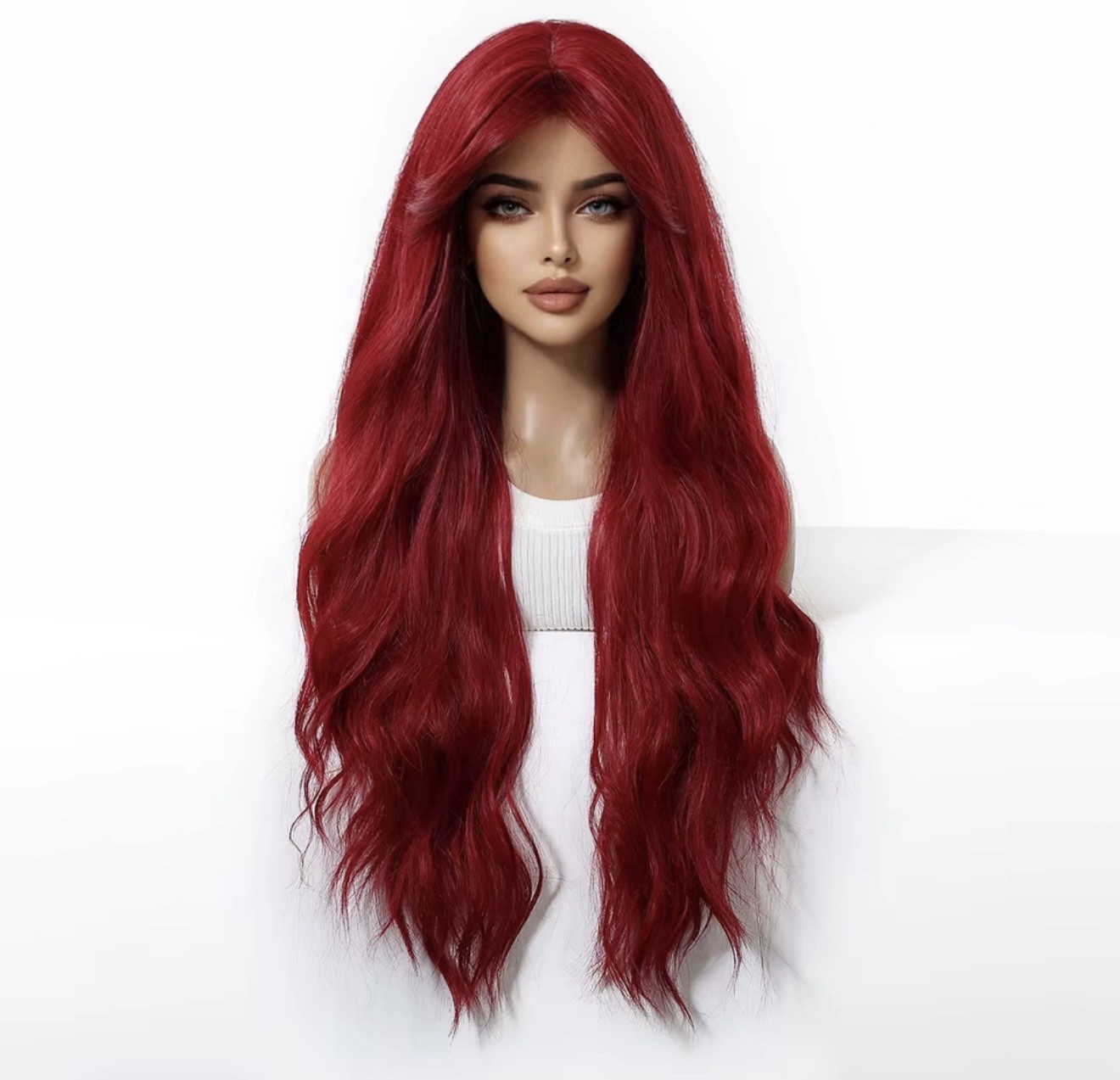 Perruque rouge foncé longue 60cm bouclée aux finitions premium - 2