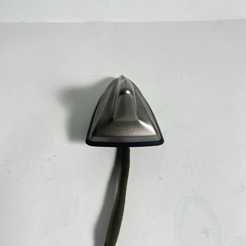 2016-2018 Hyundai Elantra Shark Fin Antenna Silver - Image 3 of 4