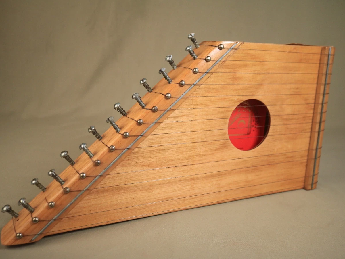 15 outlet string harp
