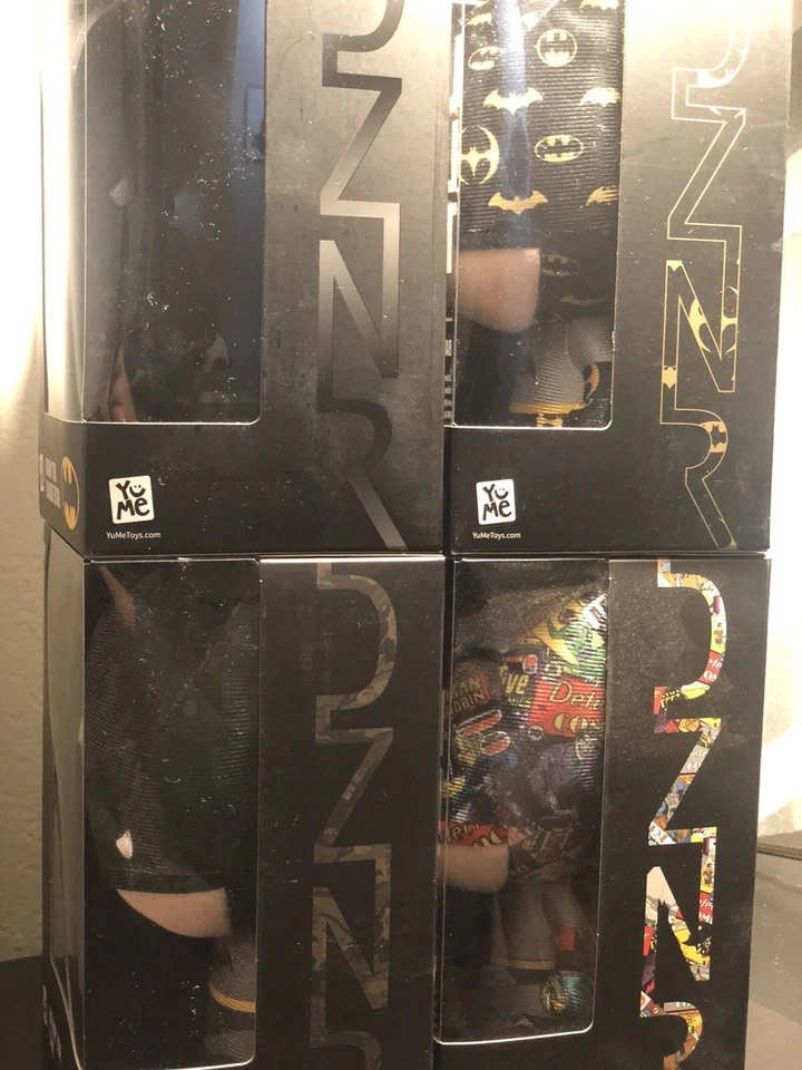 BATMAN Yume DZNR 7" Batman Peluche DC LOTE DE 4 *NUEVO Foto 3 de 3