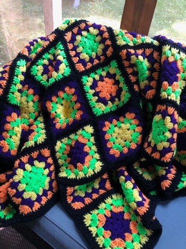Handgefertigte gehäkelte Halloween Farbthema Halloween Afghan Decke 50" x 65" - Bild 3 von 4