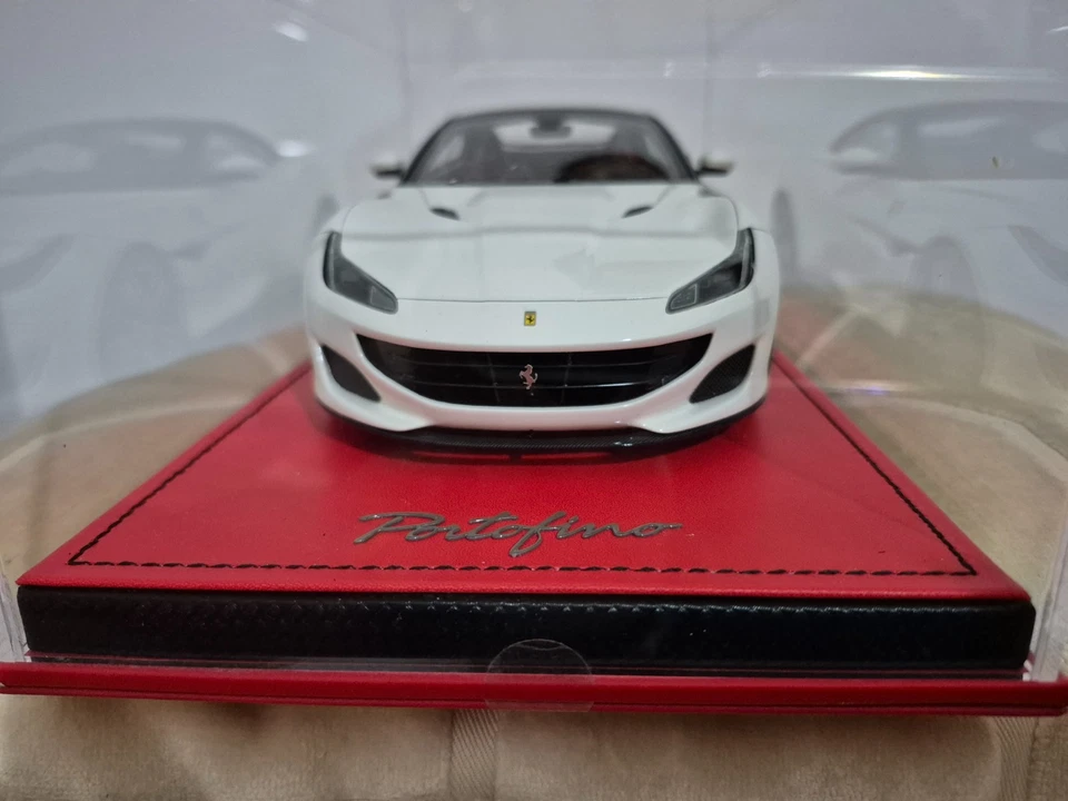 MR 1/18 FERRARI PORTOFINO BIANCO AVUS WITH NERO DS ROOF 20/49 FE023F NO BBR NEW - Immagine 3 di 4
