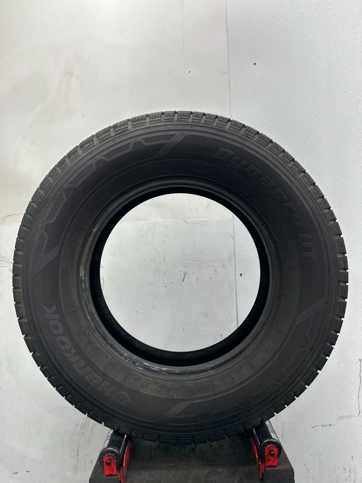 1 Used  P235/75R17 Hankook Dynapro HT 109 T - 10/32  Foto 4 de 4