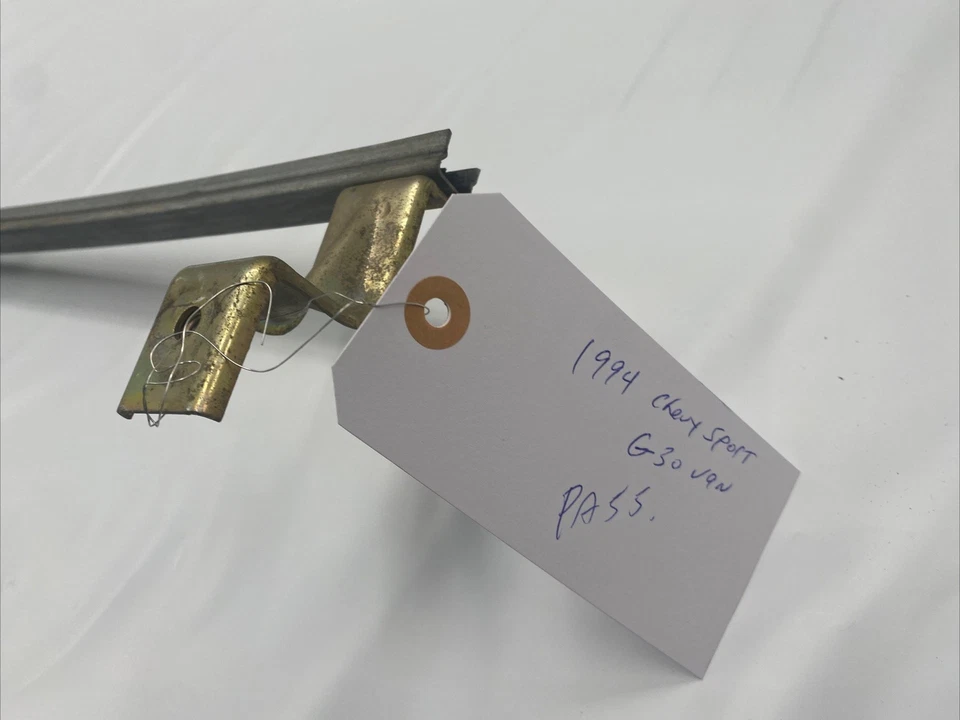 80-95 Chevy Van Ventilación Ala Ventana Pasajeros Lado G10 G20 G30 OEM Foto 2 de 4