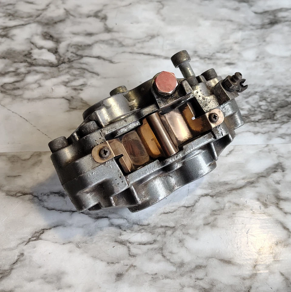 Pinza de freno delantera izquierda 94-97 Kawasaki Ninja ZX-7 ZX-7R OEM 43041-1497-FE Foto 3 de 4