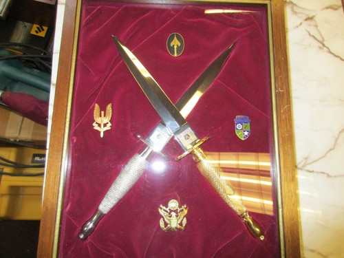 HG Long Commemorative Fairbairn Sykes S Model Dagger Knife Gold and Silver Set - Picture 11 of 17