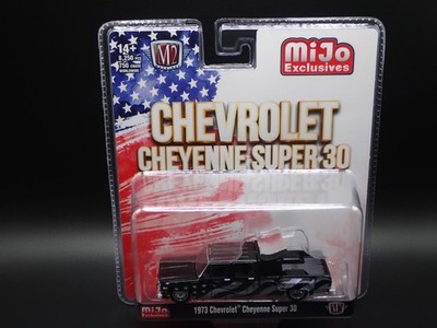 M2 Machines 1975 Chevrolet Cheyenne Super 30 White C10s in the Park MiJo MJS08