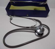 Hal-Hen Electronic Amplified Stethoscope #1107 with original box. Works Great!