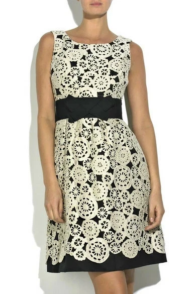 Vestido recto LELA ROSE negro seda satinado blanco ganchillo encaje sin mangas 10 $1186 Foto 3 de 4