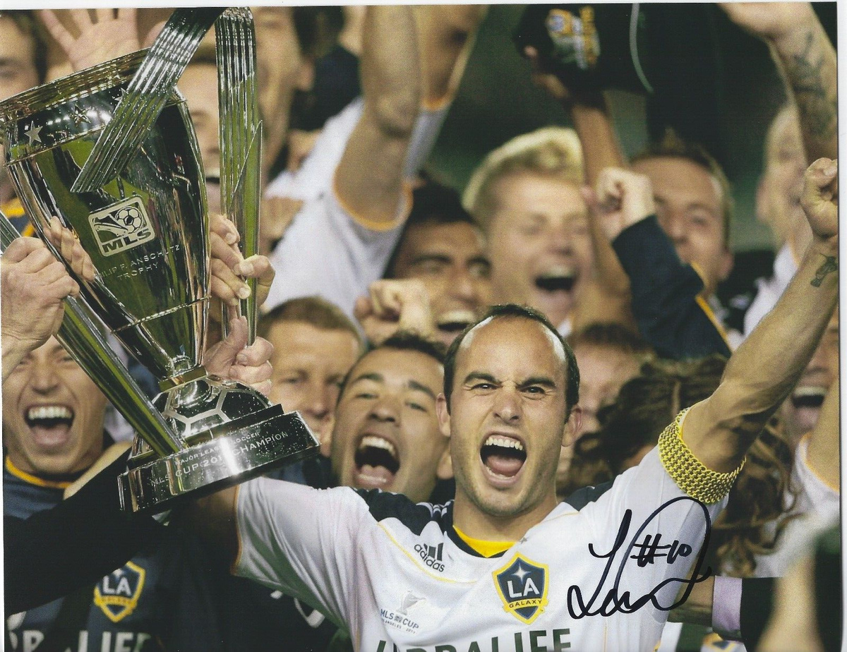 LANDON DONOVAN Signed 8 x 10 Photo TEAM USA Soccer WORLD CUP