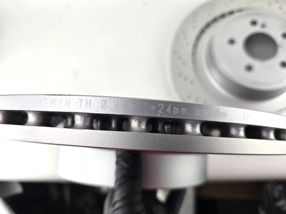 Par de rotores de freno Brembo traseros originales Mercedes Benz E63 AMG S C63 CLS63 Foto 4 de 4