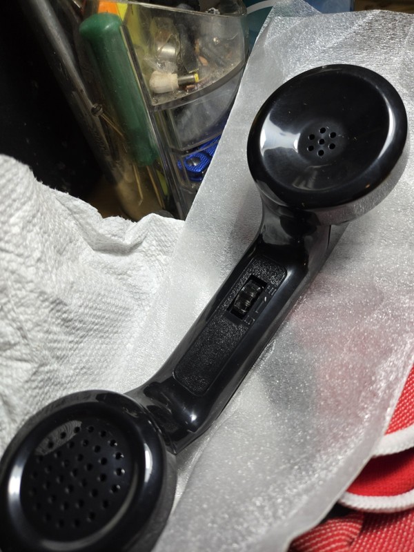 Walker Equipment Hearing Aid-Compatible Corded Handset Black W6-500M 50069.001