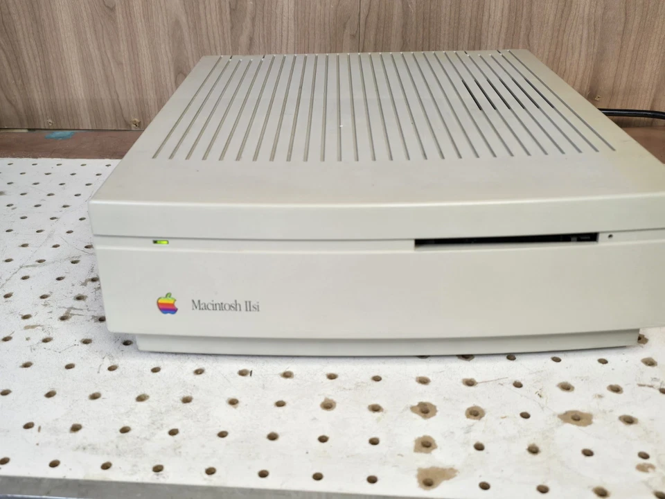 Apple Macintosh IIsi M0360 Deskstop