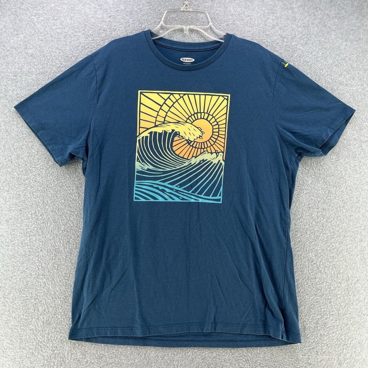 Old Navy Mens T-shirt Large L Soft Wash Blue Geometric Ocean Beach